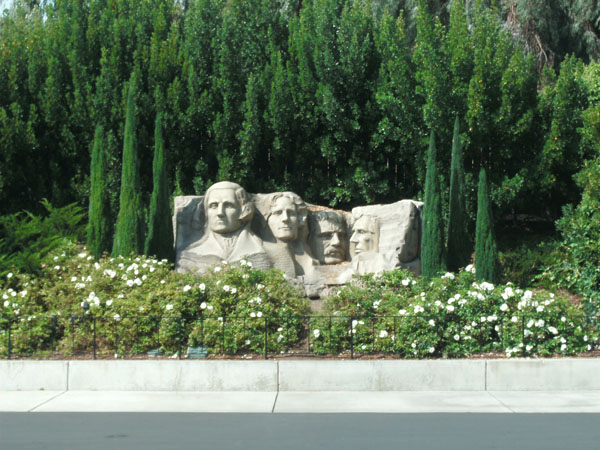 04b mount rushmore.jpg
