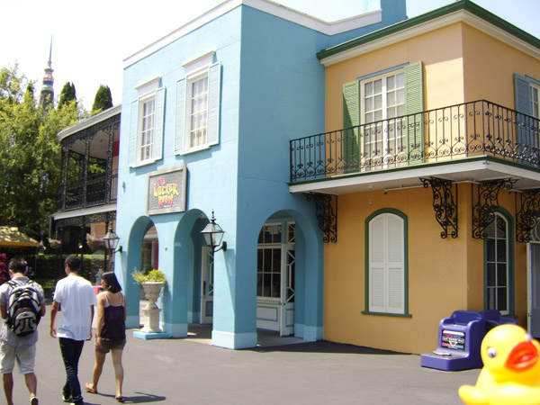 18 New Orleans Themed area.JPG