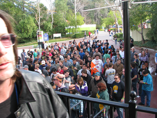 28 The crowd enters.JPG