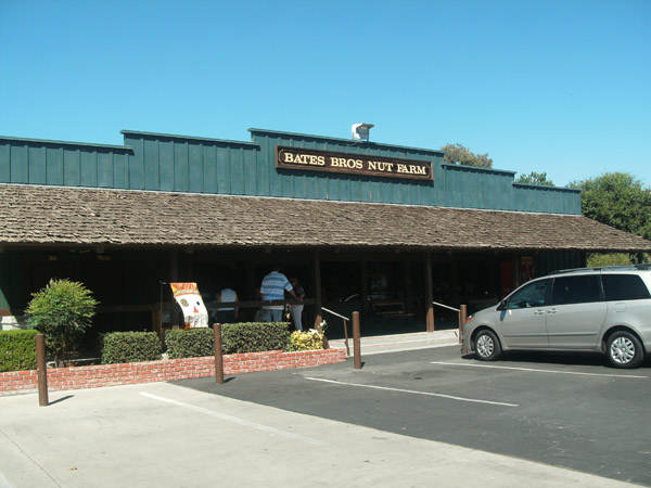 32 Bates Nut Farm.JPG