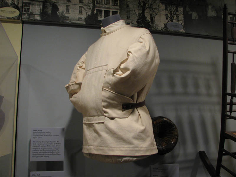 32_old_straight_jacket_143.jpg