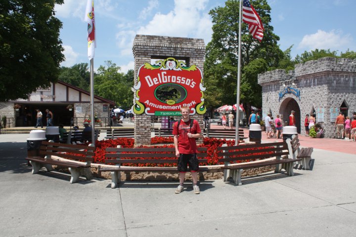38032_805394351179_7816145_45811301_2926996_n.jpg