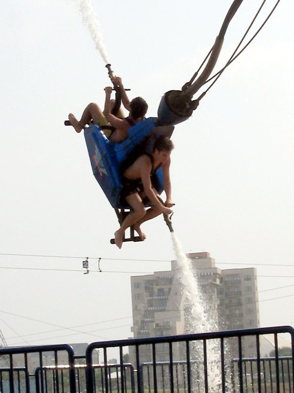 Theme Park Review Hydra Fighter Being Removed At Wet N