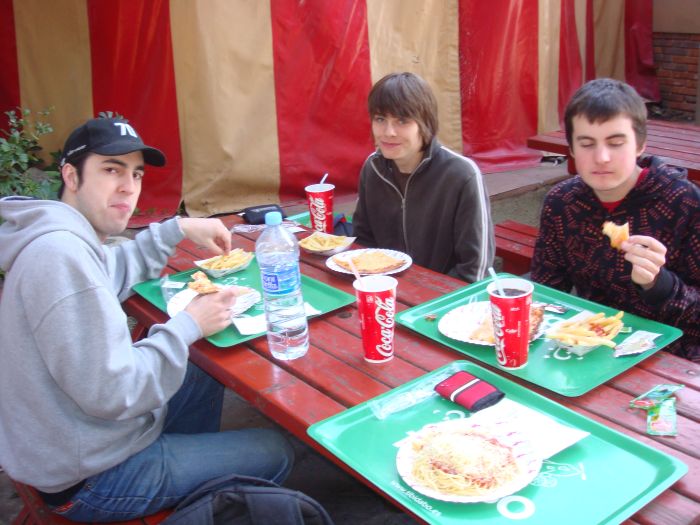 boysfoodjpg After a few goes around the Castle we got some lunch