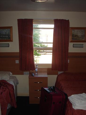 carlton roomweb.JPG