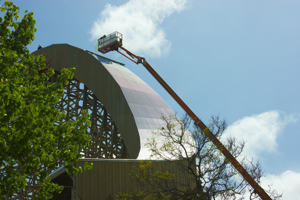 closerlookatmetalroof.jpg