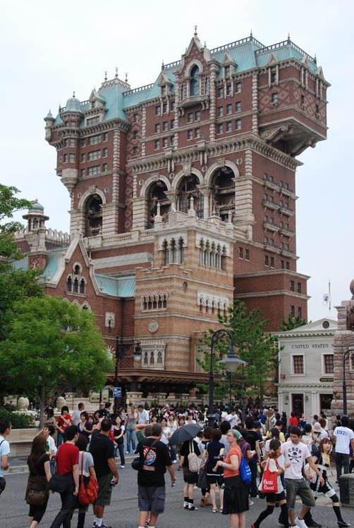 Quelle est pour vous la plus belle Tour De La terreur au niveau architecturale ? Disneysea_part1_15_159
