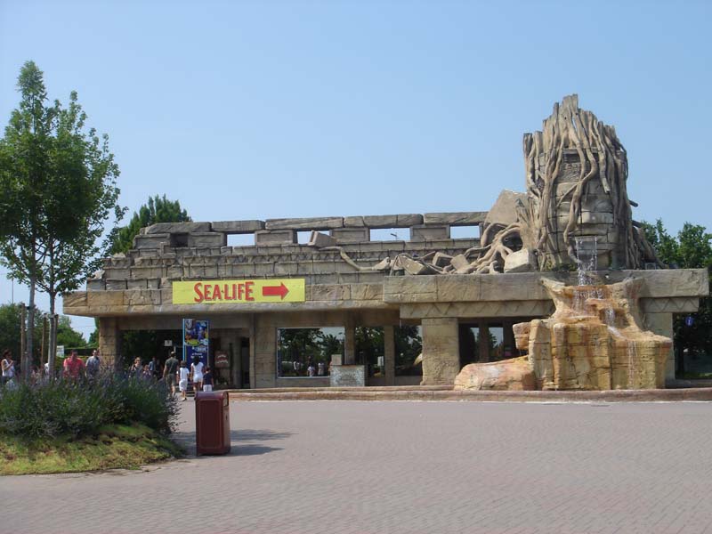 plaza1.jpg