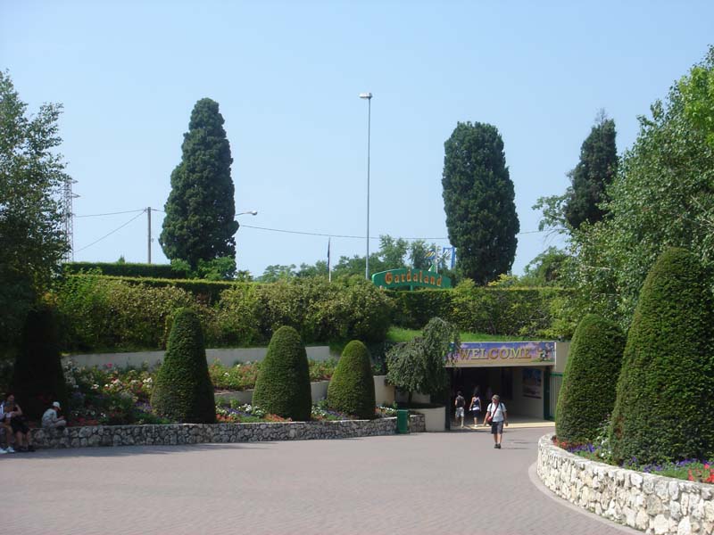 plaza2.jpg