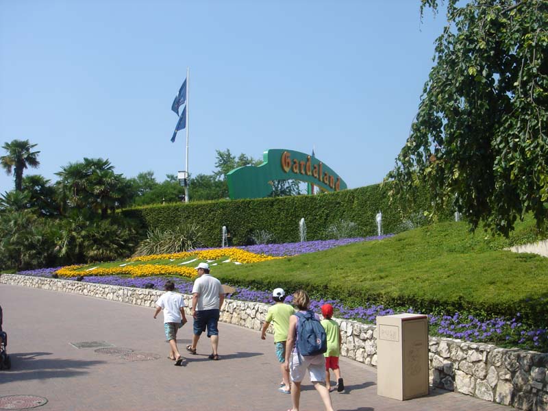 plaza3.jpg