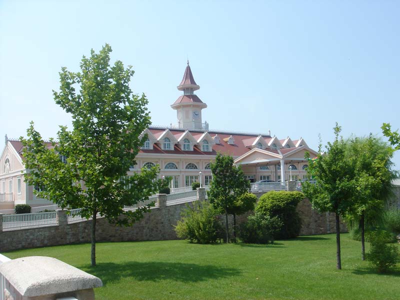 resort3.jpg