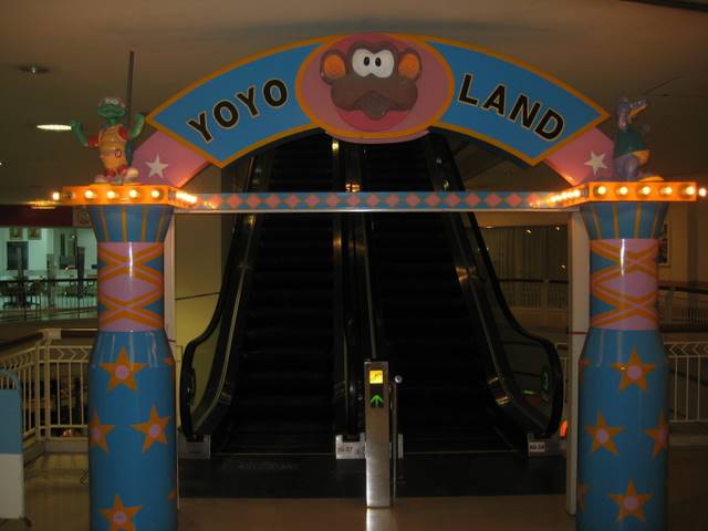 Seacon Square & Yoyo Land Bangkok 004.jpg
