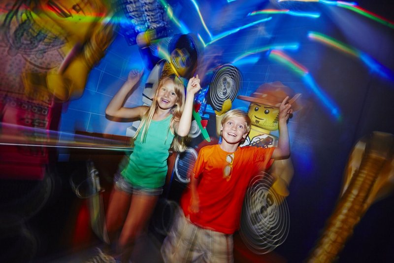 07_Disco Elevator.jpg (565.12 KiB) Viewed 5805 times 07_Disco Elevator.jpg