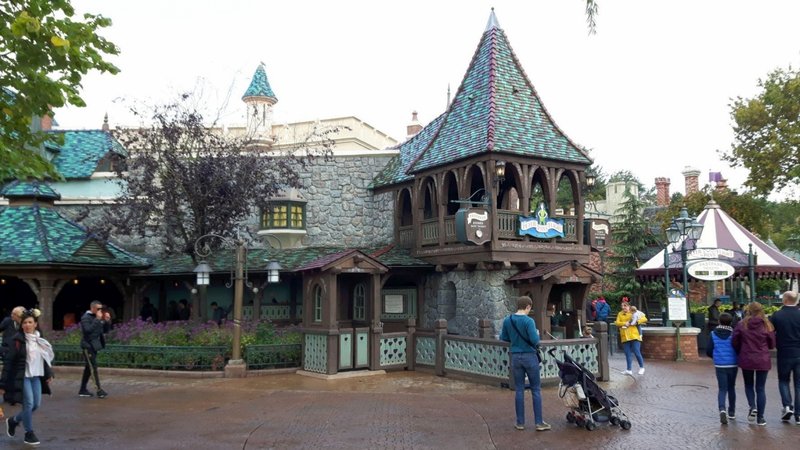 12_fantasyland.jpg (628.67 KiB) Viewed 4679 times 12_fantasyland.jpg
