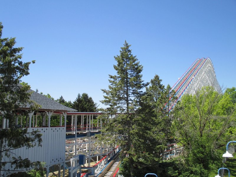 American Eagle Lift Hill.JPG (923.59 KiB) Viewed 1487 times American Eagle Lift Hill.JPG