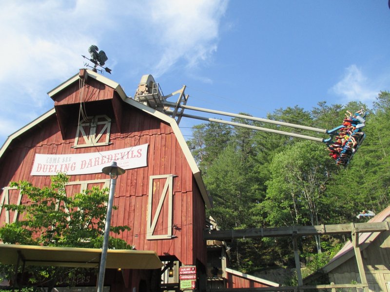 Barnstormer (Front).JPG (909.49 KiB) Viewed 4290 times Barnstormer (Front).JPG