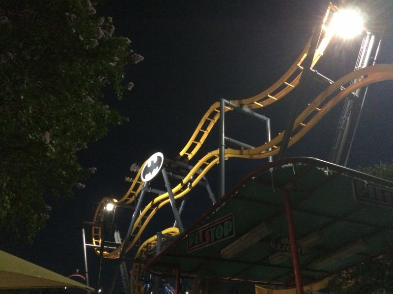 Batman the Ride (Night).JPG (658.82 KiB) Viewed 4088 times Batman the Ride (Night).JPG