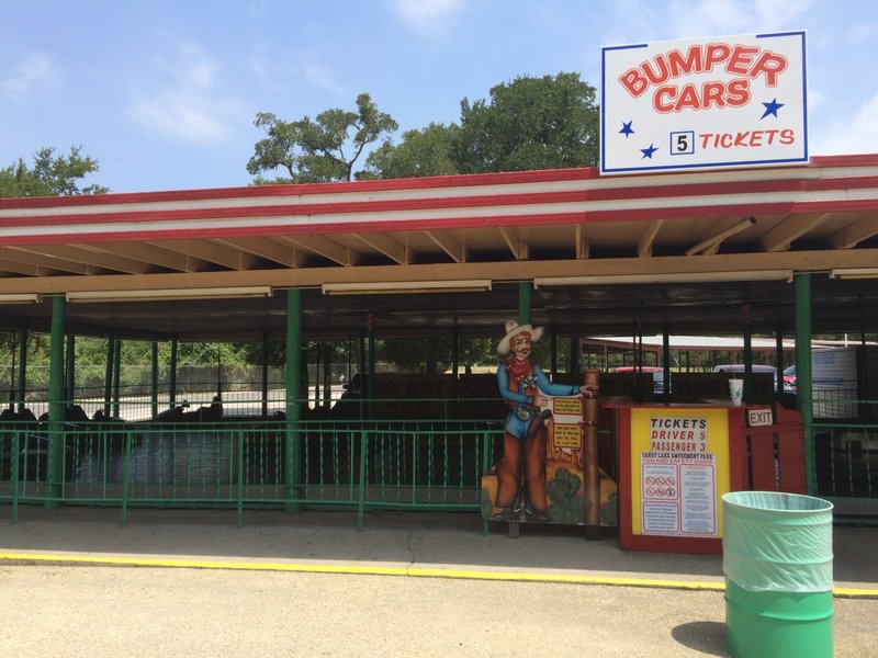 Bumper Cars.JPG (794.48 KiB) Viewed 481 times Bumper Cars.JPG