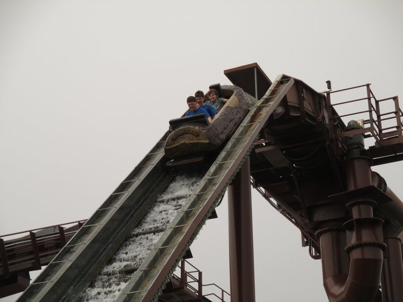 Canyon Falls Log Flume Drop (Close).JPG (578.82 KiB) Viewed 3844 times Canyon Falls Log Flume Drop (Close).JPG