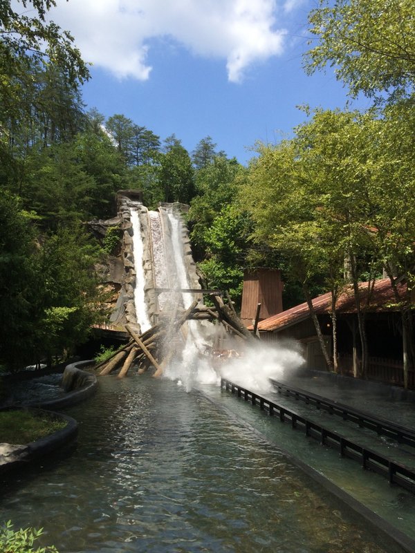 Daredevil Falls Splashdown (Far).JPG (1000.56 KiB) Viewed 250 times Daredevil Falls Splashdown (Far).JPG