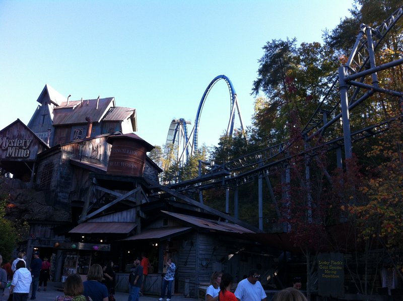 thumb_dollywood_2.jpg