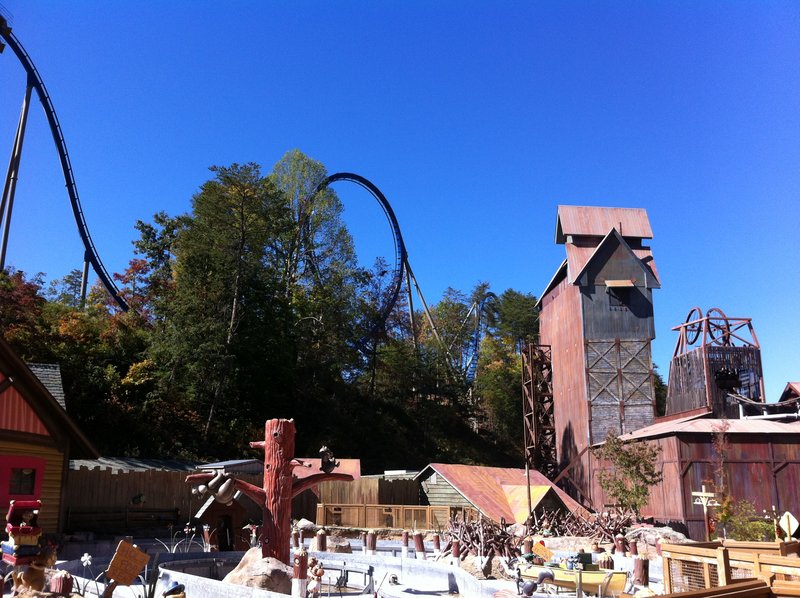 thumb_dollywood_4_48.jpg