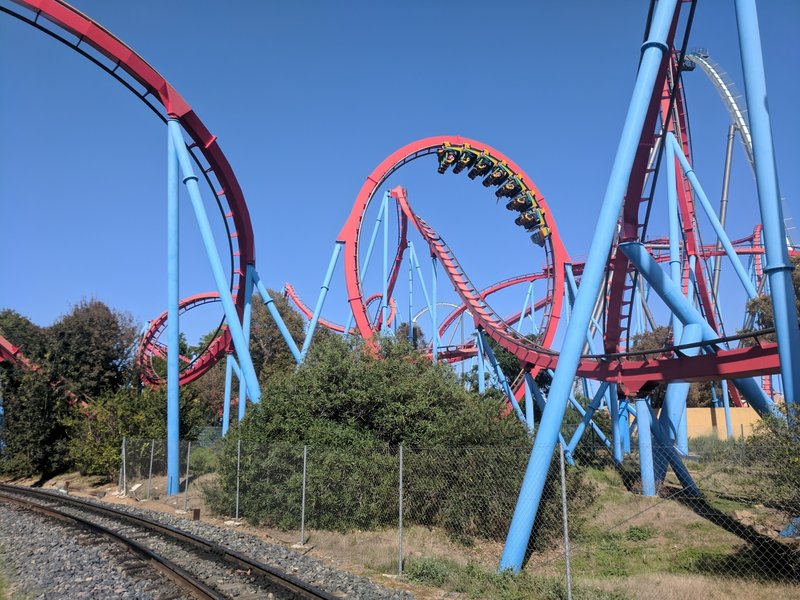 Dragon Khan Vertical Loop 2.jpg (955.77 KiB) Viewed 3776 times Dragon Khan Vertical Loop 2.jpg