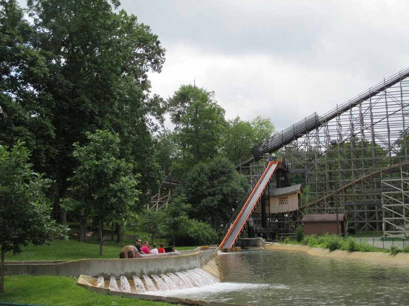Frightful Falls Lift Hill.JPG (919.31 KiB) Viewed 1575 times Frightful Falls Lift Hill.JPG