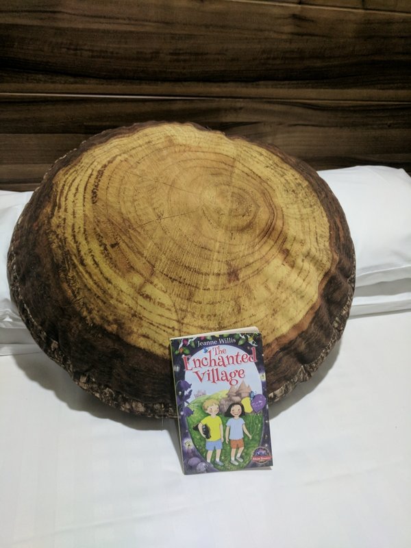 Log Pillow.jpg (518.88 KiB) Viewed 1644 times Log Pillow.jpg