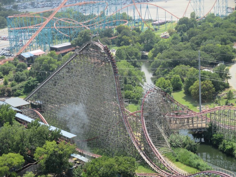 New Texas Giant First Drop (Aerial).JPG (1.16 MiB) Viewed 876 times New Texas Giant First Drop (Aerial).JPG