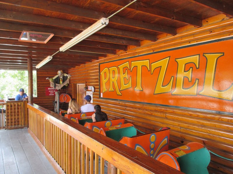 Pretzel Station.JPG (882.54 KiB) Viewed 481 times Pretzel Station.JPG