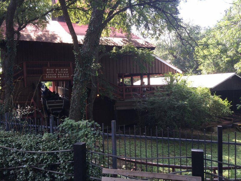 Runaway Mine Train Station.JPG (1.02 MiB) Viewed 876 times Runaway Mine Train Station.JPG