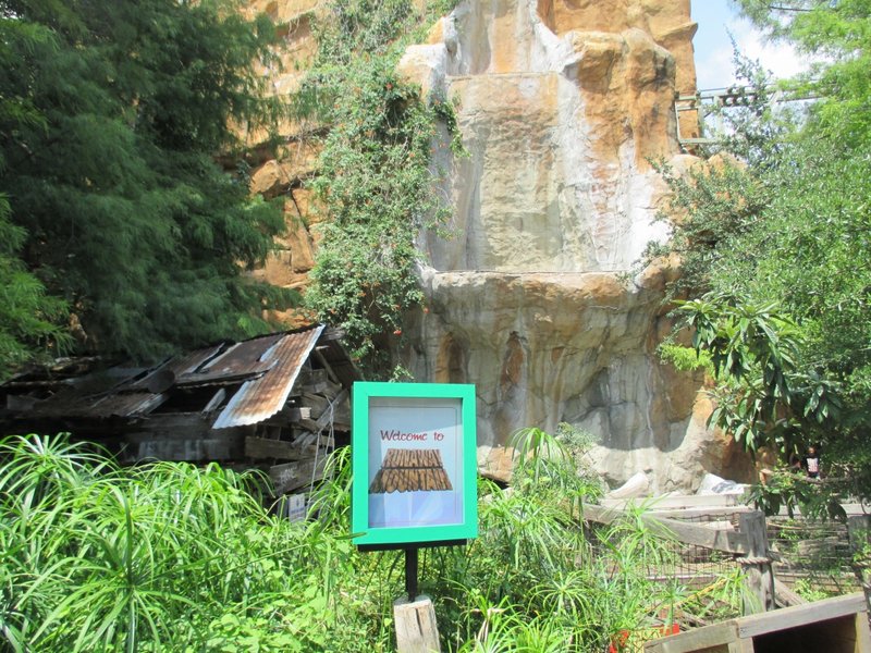 Runaway Mountain Entrance.JPG (1.15 MiB) Viewed 876 times Runaway Mountain Entrance.JPG