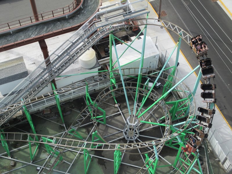 Runaway Train First Drop.JPG (970.87 KiB) Viewed 3844 times Runaway Train First Drop.JPG