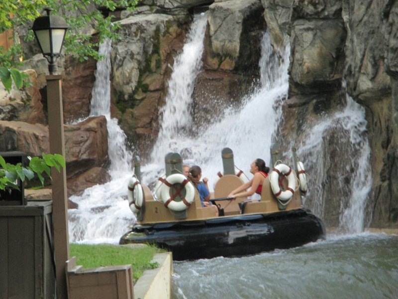 Smoky Mountain River Rampage Waterfalls.JPG (767.48 KiB) Viewed 4290 times Smoky Mountain River Rampage Waterfalls.JPG