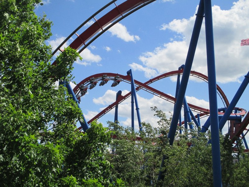 Superman- Ultimate Flight Pretzel Loop.JPG (1.03 MiB) Viewed 1487 times Superman- Ultimate Flight Pretzel Loop.JPG