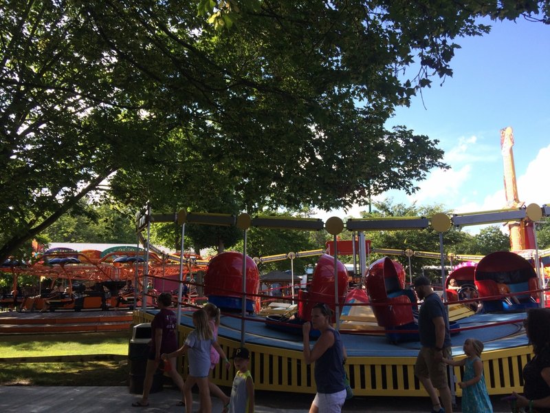Tilt-a-Whirl.JPG (1.03 MiB) Viewed 3797 times Tilt-a-Whirl.JPG