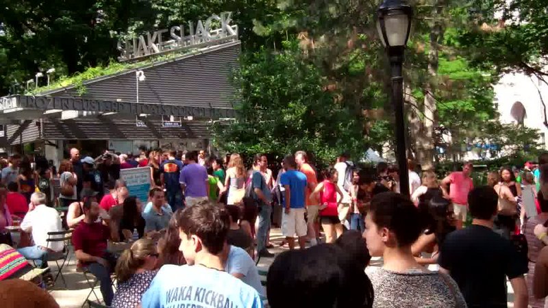 vlcsnap-2012-07-04-10h23m51s0.jpg (55.23 KiB) Viewed 10971 times vlcsnap-2012-07-04-10h23m51s0.jpg