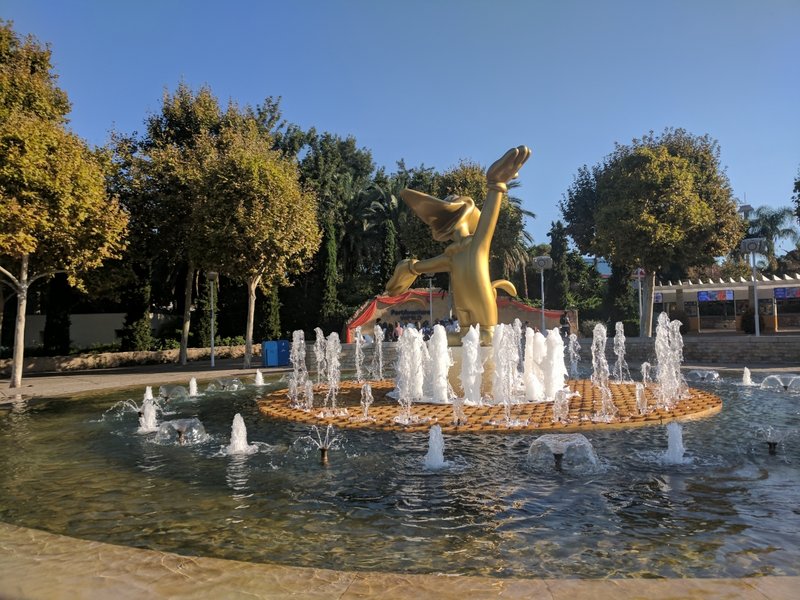 Woody Woodpecker Fountain (Close).jpg (948.03 KiB) Viewed 3776 times Woody Woodpecker Fountain (Close).jpg