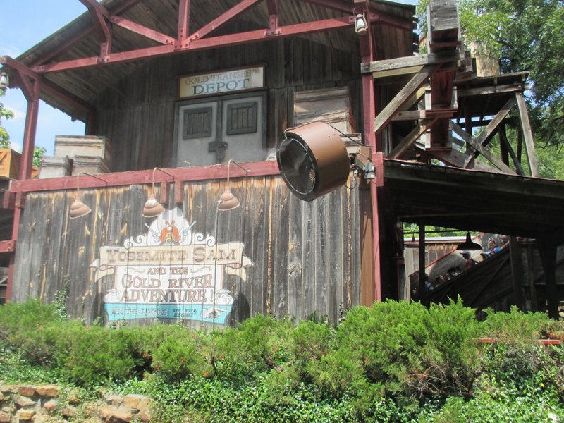 Yosemite Sam's Gold Mine Adventure Sign.JPG (1.01 MiB) Viewed 876 times Yosemite Sam's Gold Mine Adventure Sign.JPG