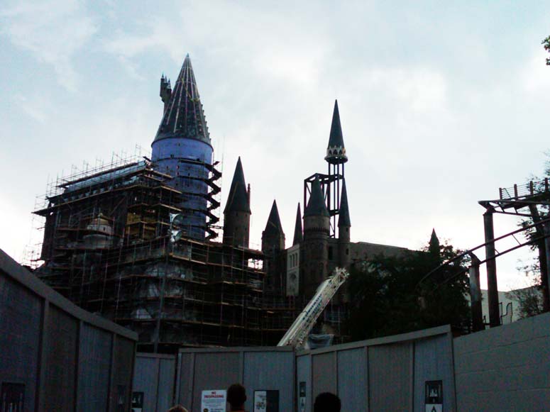 harry potter castle orlando. Harry Potter construction