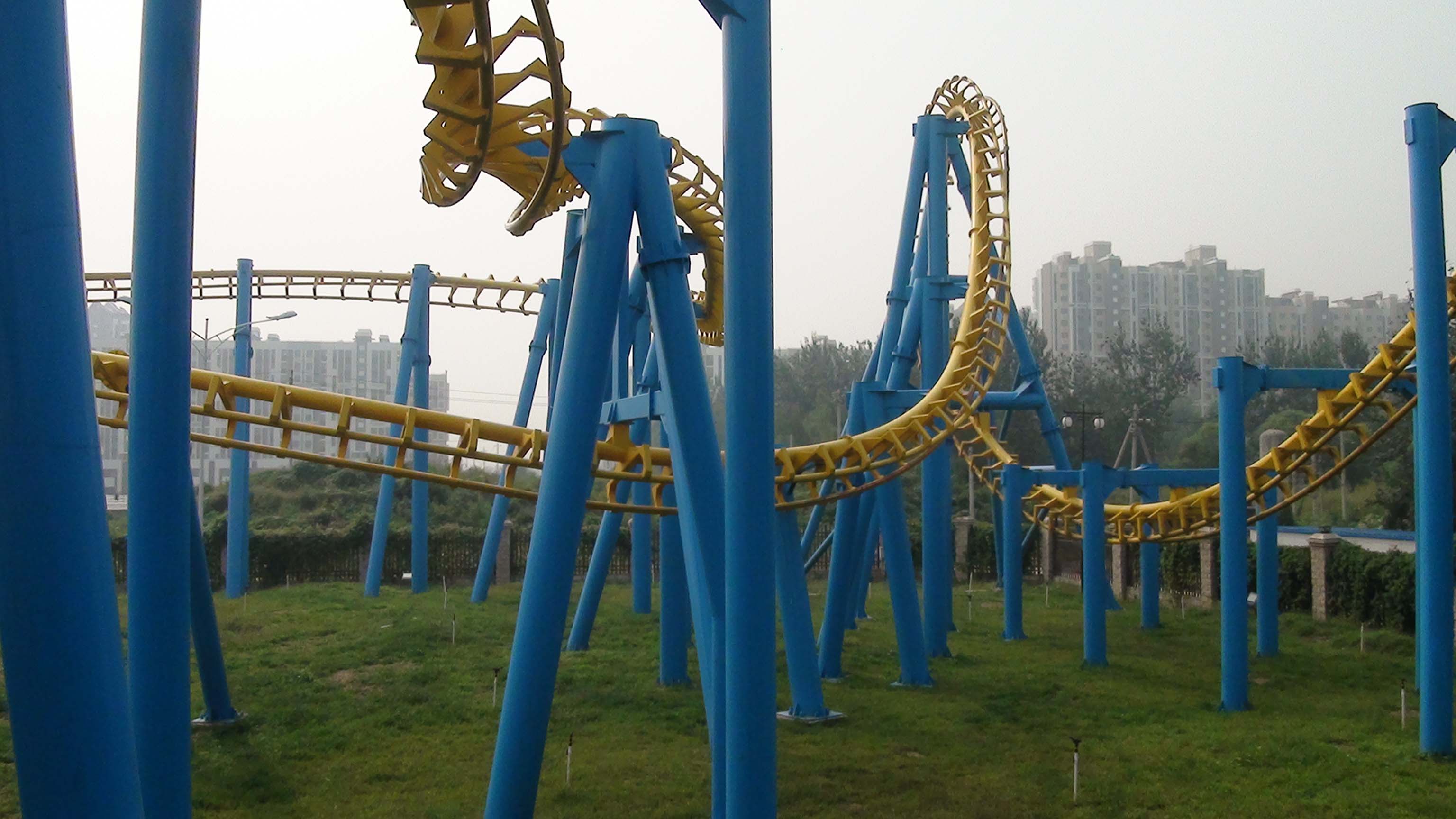 Crab Island Resort Amusement Park Hanging Roller Coaster