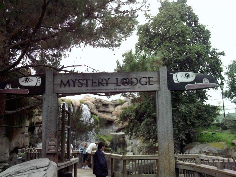Mystery%20Lodge%20sign.JPG