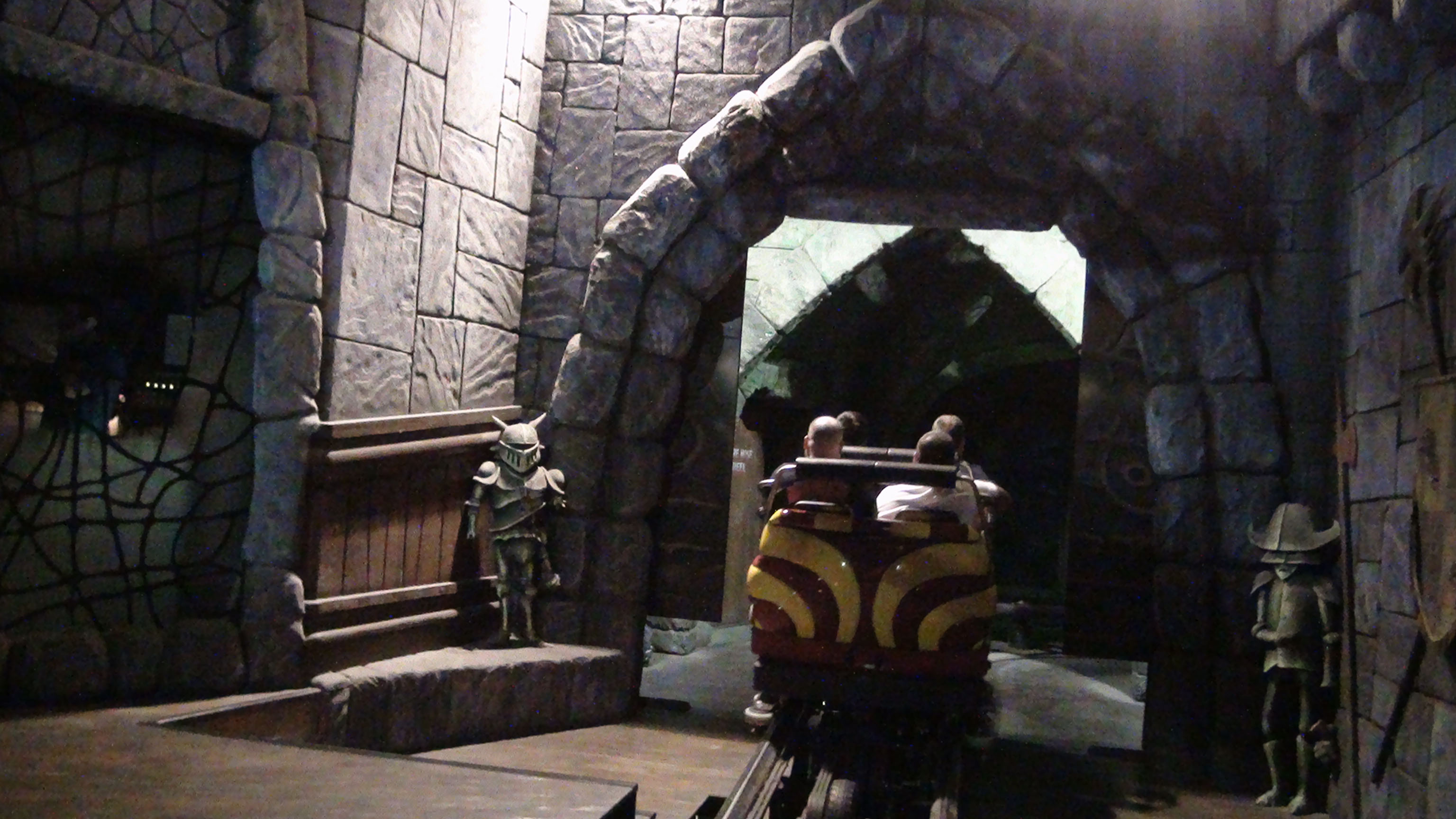 Warner Bros. Movie World - Scooby-Doo Spooky Coaster