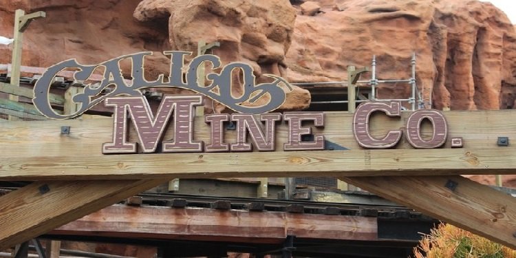 Knott's Calico Mine Ride and Camp Snoopy Construction Tour!