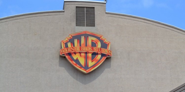 Divv's California Adventure: Warner Bros.!