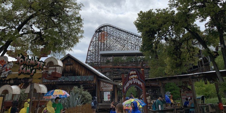 Great Trip Report from Six Flags Fiesta Texas!