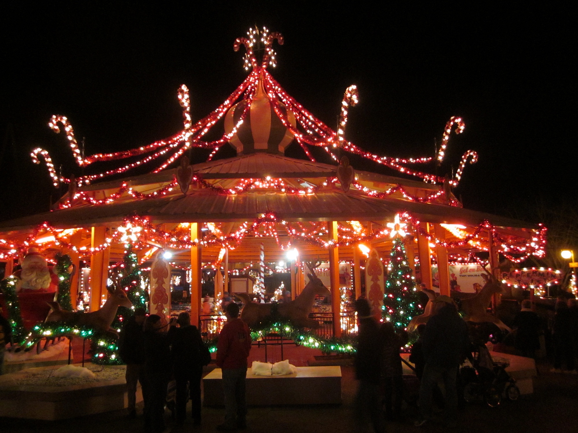 Theme Park Review Tr Busch Garden S Williamsburg Christmas Town