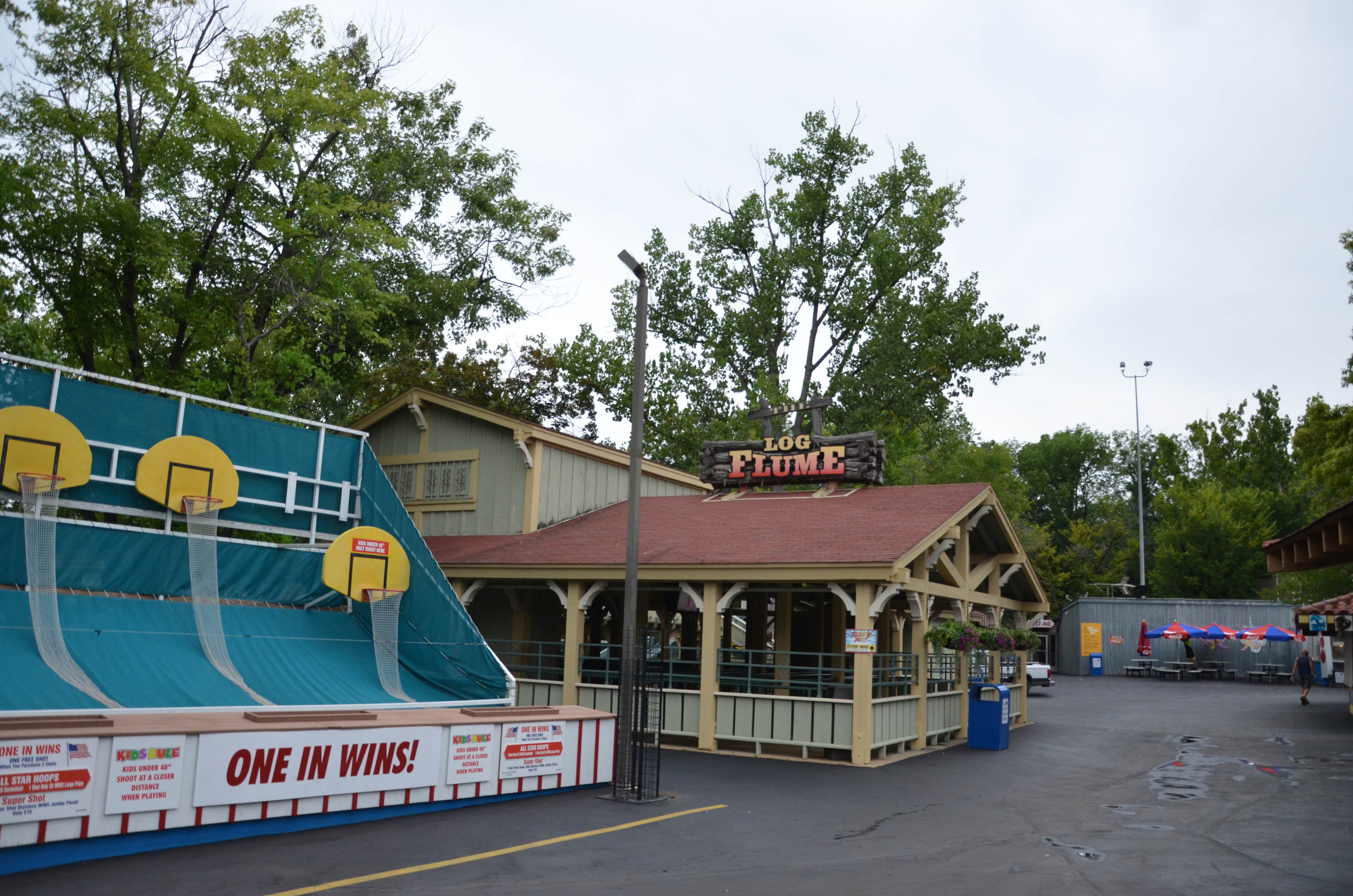 Six Flags St. Louis - Log Flume