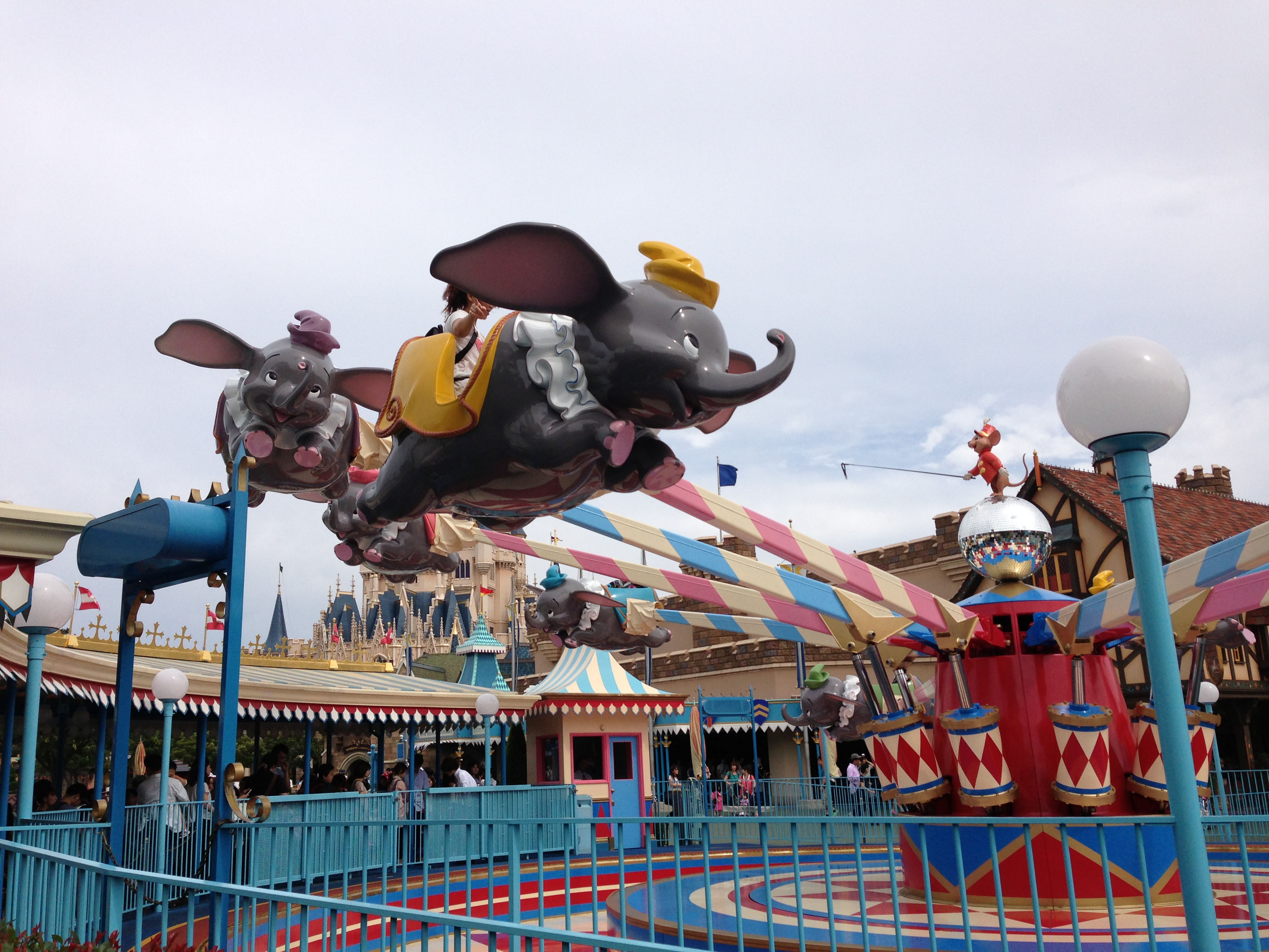 dumbo ride disneyland